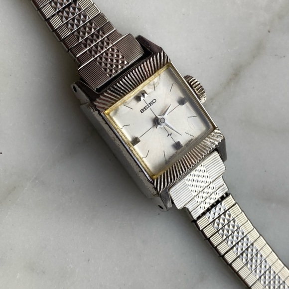 Vintage Seiko Tank Watch Petite Mechanical Watch Women Silver 11-3210 - Picture 1 of 10